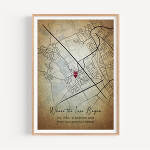 Regalo di anniversario per i genitori: mappa vintage personalizzata del luogo in cui è iniziata la loro storia, luogo del matrimonio o casa di famiglia, regalo sentimentale da parte dei bambini