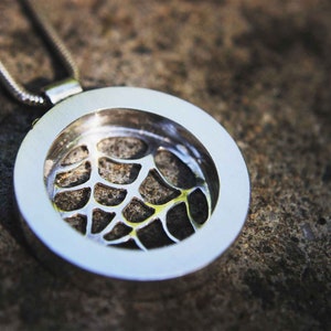 Web Pendant