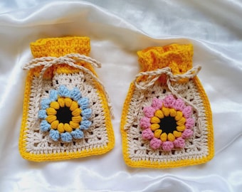 Grany vierkant zakje | Gehaakt zakje met trekkoord | Rits zakje handgemaakte Daisy Mini portemonnee | Lavendelzakjes | Gehaakte portemonnee voor munten |