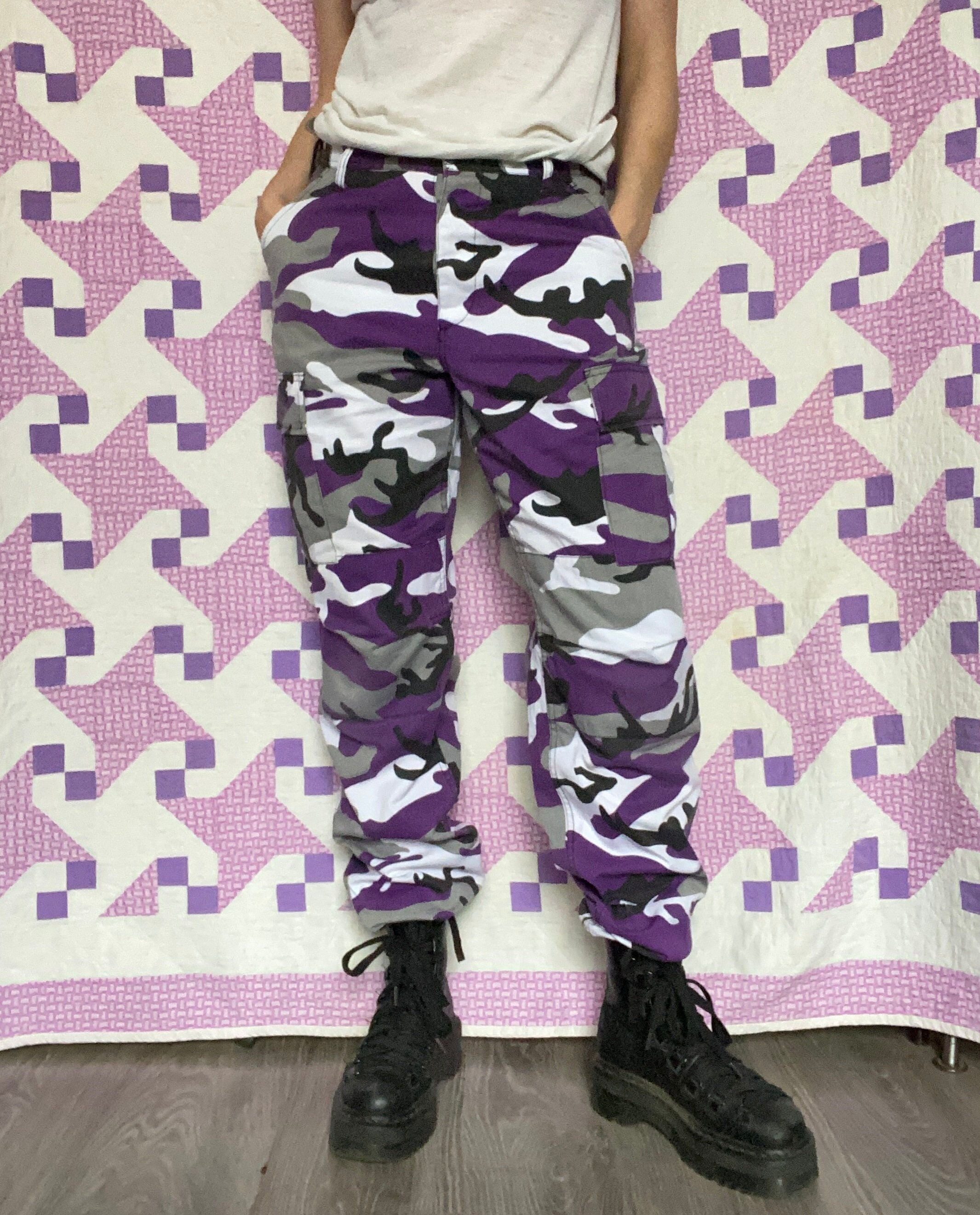Pink Purple Camo Capri Leggings for Women Army Camouflage Pattern