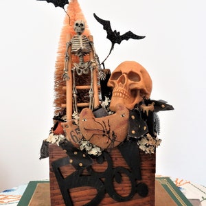 OOAK Vintage Rustic Halloween Skeleton and Skull Diorama / Decoration / Centerpiece / Scene