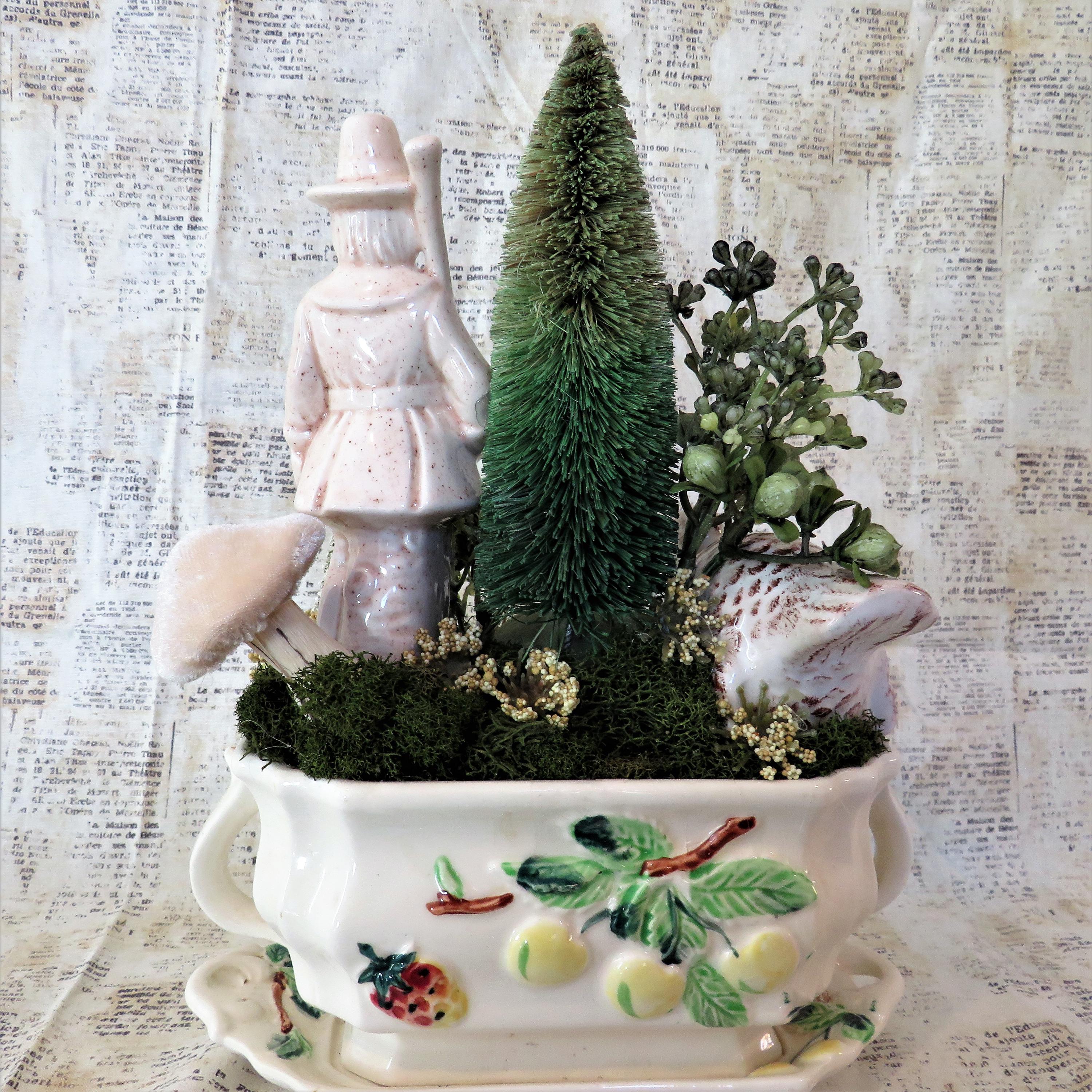 Thanksgiving Pilgrim and Turkey on Vintage Gravy Boat Container Diorama ...