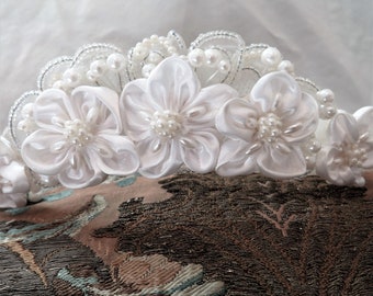 Vintage Pure White  Flower Bridal Headpiece / Crown / Tiara
