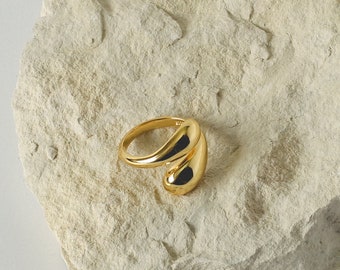 Cicely Ring in Gold | Beautiful 18ct Gold Plated Sliver Jewellery | Minimal Wrap Around Ring | Sophisticated Jewellery Gift | Open Ring