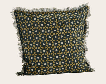 Striking print frayed scatter cushion cover  | Bold Large Throw Pillow | Modern Cushion | 50x50 cm | Bedroom Sofa Large Geometric print