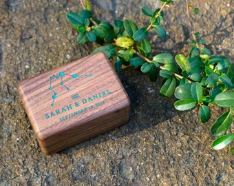 Boîte pour alliances double carrée en bois personnalisée avec gravure, boîte pour porte-alliances pour cérémonie de mariage, boîte pour bagues de fiançailles pour proposition