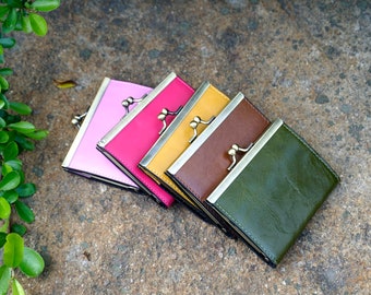 Personalisierte gravierte Leder-Kreditkartenhalter-Brieftasche für Frauen, minimalistische Ledergeldbörse, Leder-Kartenbox, Kartenhalter