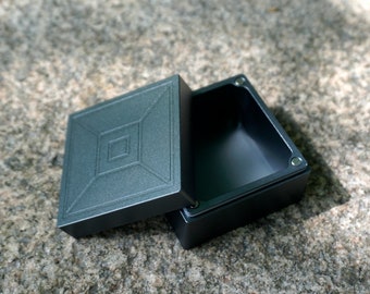 Personalized EDC CONTAINER pill case with engraving message
