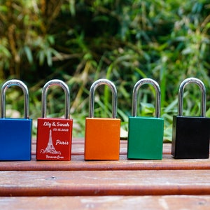 Cadeado de amor quadrado personalizado gravado com chave para casal, animais de estimação, viagens, família, casamento, bebê, enfermeira, presente de Natal