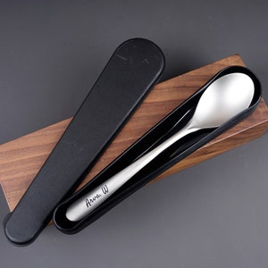 Cuchara de titanio personalizada y estuche de viaje con grabado: regalo personalizable para amantes de la comida y viajeros