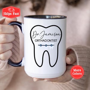Taza de ortodoncista con forma de diente, taza de café personalizada con nombre para ortodoncista con brackets, taza de asistente dental, taza de dentista personalizada para asistente dental
