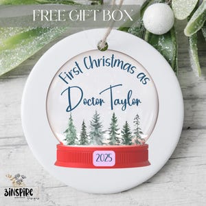 Decorazione natalizia per neo-dottore, decorazione per neo-dottore laureato, dottorato di ricerca. Regalo di Natale per dottori, neo-dottore, regalo di laurea personalizzato per dottori.