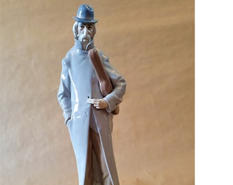 Amazing Lladró  #4622  &quot;Old Man With Violin&quot; Truly STUNNING  Figure stands 13&quot; inches tall and in Excellent condition   Lladro 4622  #136