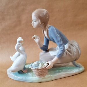 Stunning large Lladró  #4849  &quot;Feeding the Ducks&quot;   Sculpted by Alfredo Ruiz, issued in 1973.  6.75&quot; high, 9.5&quot; wide    Lladro 4849  #132