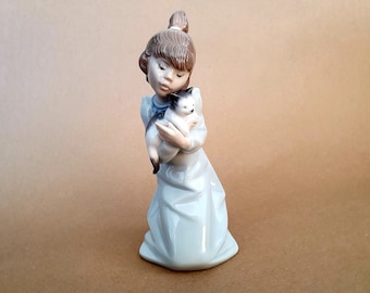 リアドロ\"Sleepy Kitten\"5712 Amazon.com: Lladro Figurine 5712 Sleepy Kitten : Home & Kitchen