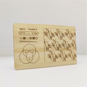 Gepersonaliseerde houten NFC digitaal visitekaartje | Tik op vCard met QR-code en sociale media-links | Slimme bamboekaart | Lasergegraveerd aan twee kanten