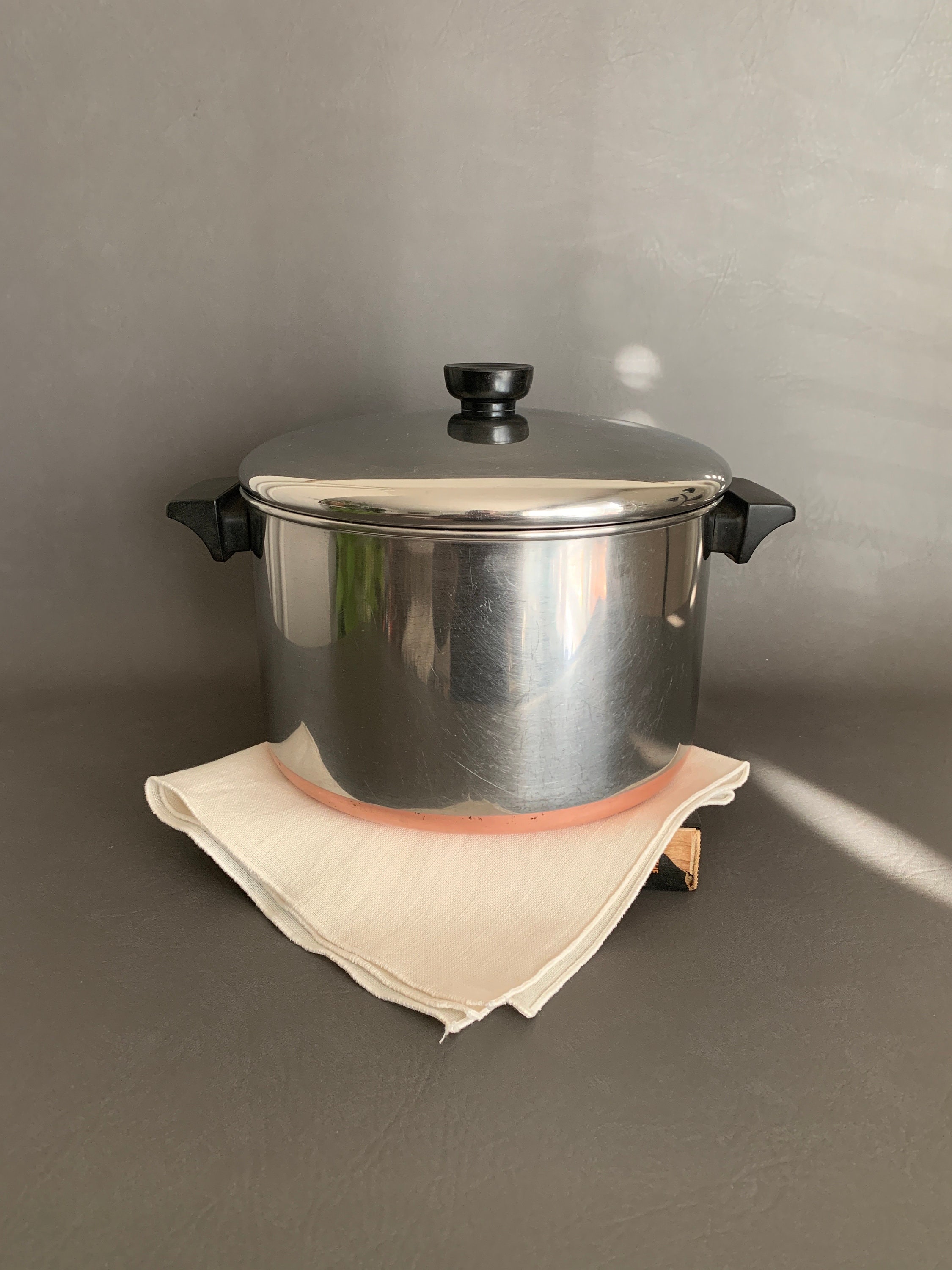 Pre 1968 1801 Revere Ware Copper Bottom Dutch Oven w/Metal Handles