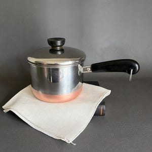 Cacerola vintage Revere Ware de 1,5 cuartos con tapa: batería de cocina restaurada de acero inoxidable revestida de cobre