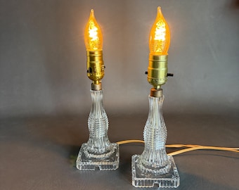 Lámparas de tocador Art Decó de par vintage: luces de acento de vidrio transparente prensado