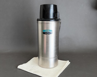 Termo vintage de acero inoxidable de 2 cuartos, fabricado en EE. UU., para bebidas frías y calientes, para viajes.