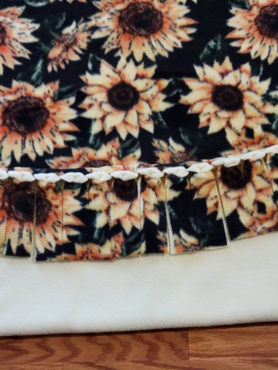 Sunflower tie blanket hotsell