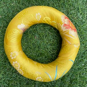 Klangschalenkissen-Gelb-Donut-Form-17 cm-Kostenloser Versand