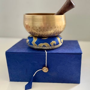 Singing Bowl for Sound Therapy-Tibetan Sound bowl Gift Set-Gifts for Her-Gifts for Him-Yoga-Reiki-Free Shipping in Australia