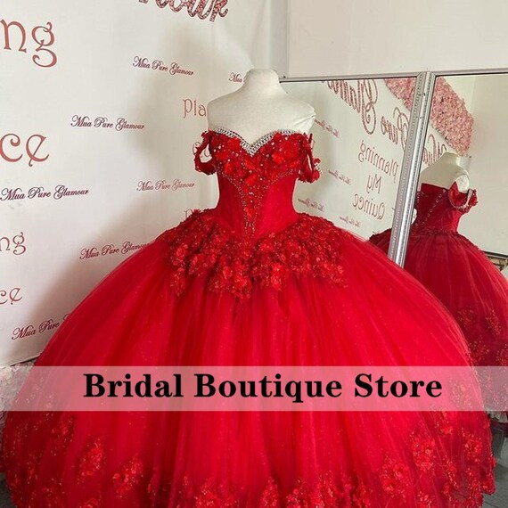 Vestidos Xv Años Rojo Bordado Hombros Descubiert Quinceañera