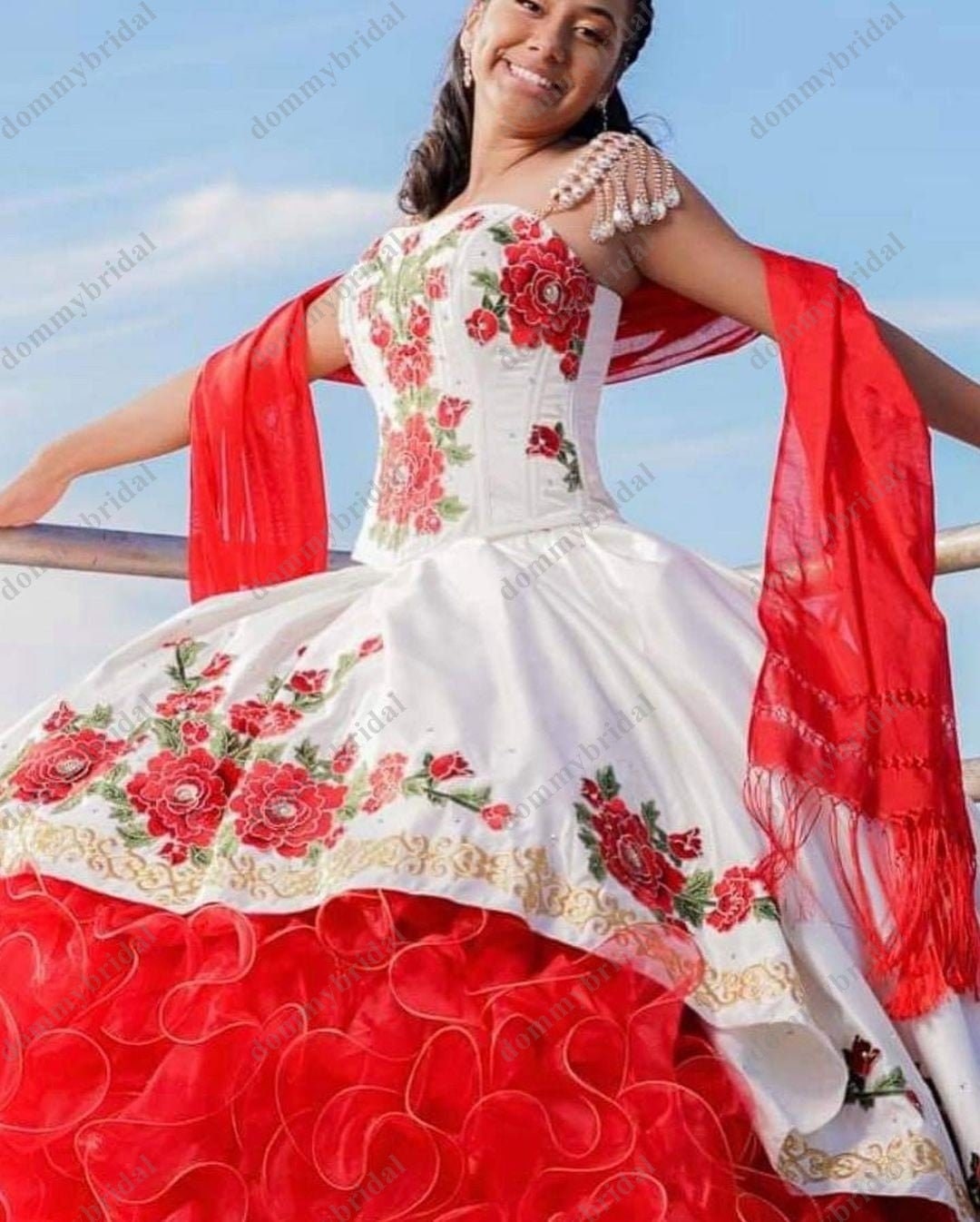 Hermoso Vestido Rojo y Blanco De 15 Anos Mexicano 2022 - Etsy México