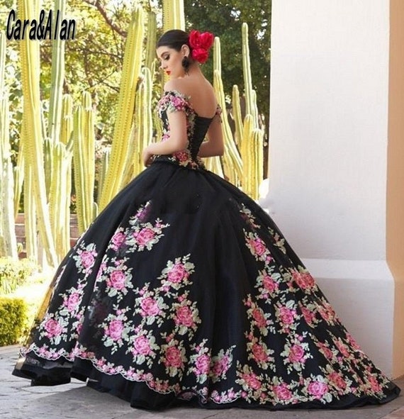 Charro Negro Dulce 16 Bordados Vestidos de Quinceañera Off the - Etsy España Charro Negro Dulce 16 Bordados Vestidos de Quinceañera Off the - Etsy España