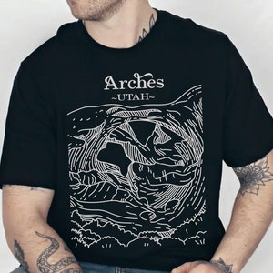 Arches Utah Shirt • Delicate Arch Graphic Tee • Moab Utah Hiking Souvenir for Red Rock Desert Travelers