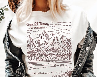 Grand Teton Wyoming Shirt • Vintage National Park Tee • Retro Mountain Art Souvenir • Unisex Hiking Gift