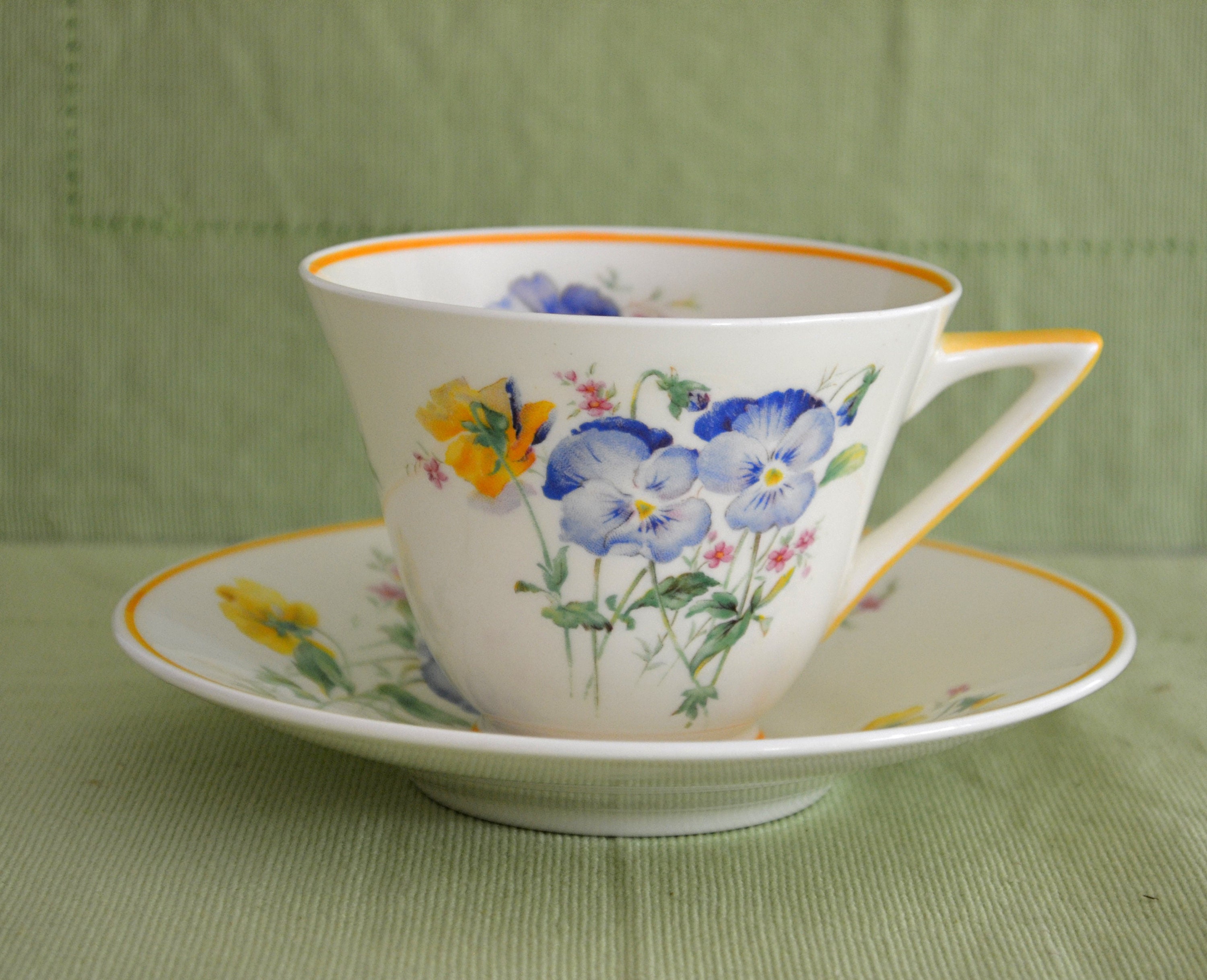 Royal Doulton Deco Pansy Teacup and Saucer Etsy.de