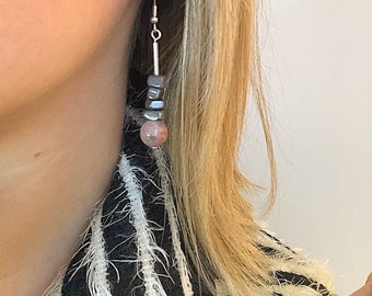 Boucles d'oreilles pendantes en rhodonite et hématite