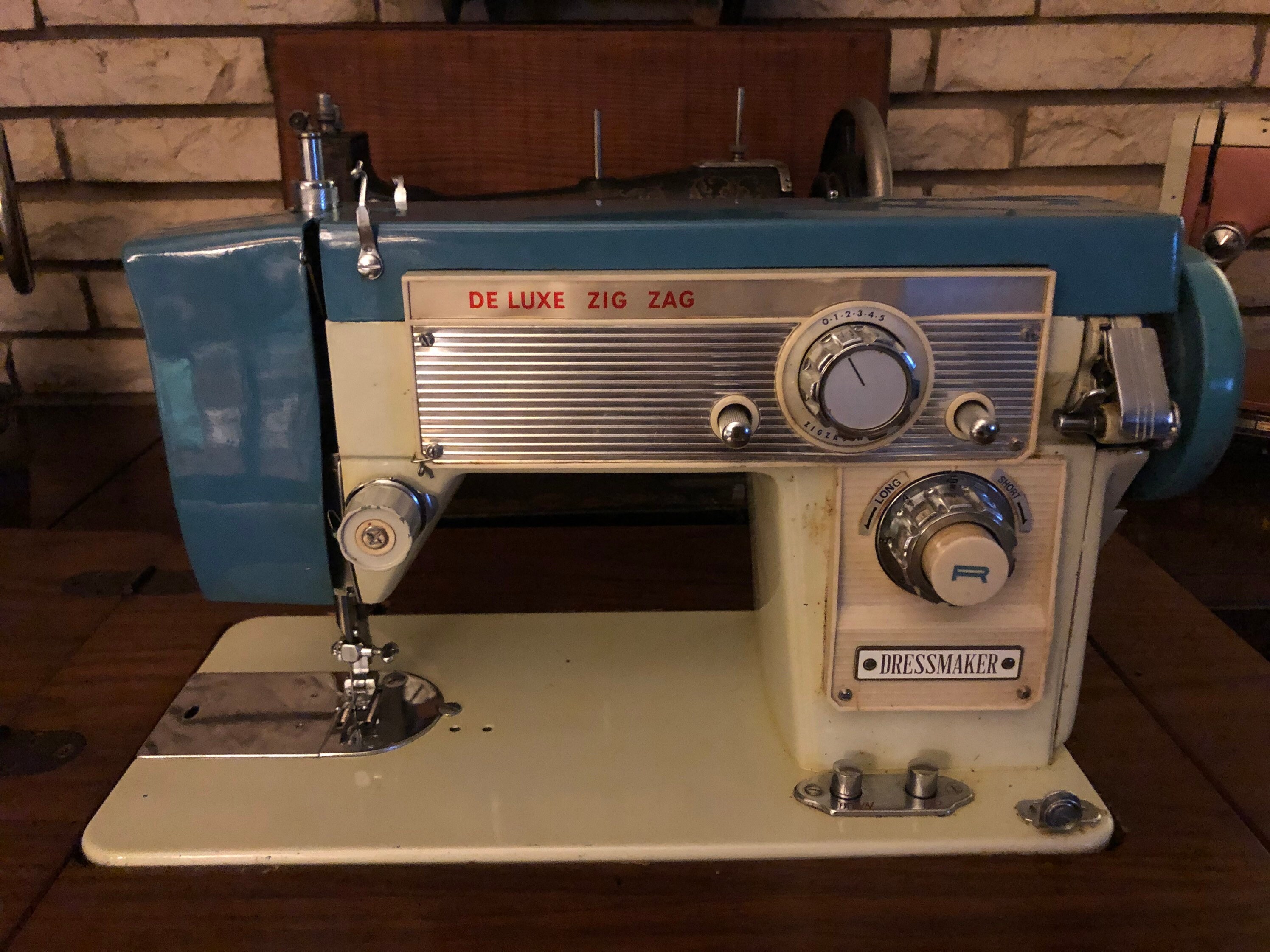 Dressmaker Deluxe zig zag sewing machine Etsy