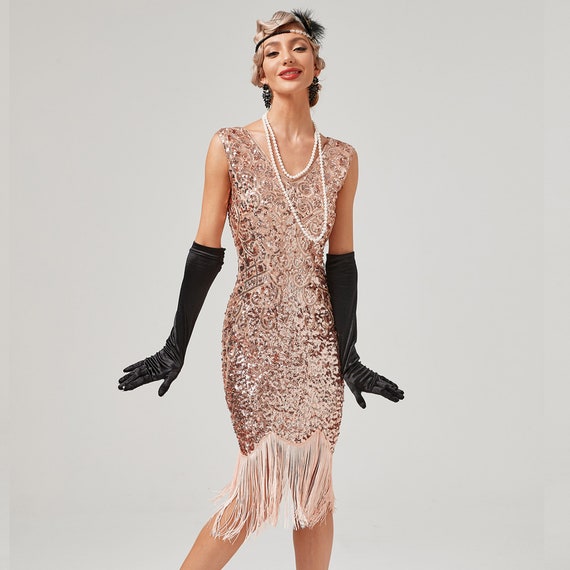 Take It Back To The '20s With These 30 Flapper Costumes | 1920s flapper  dress, Flapper costume, 1920s halloween costume