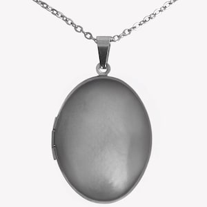 Stainless Steel Oval Locket | 17 Inch Silver Locket Necklace | Waterproof Memory Locket | Unisex Keepsake Gift | Photo Locket Pendant