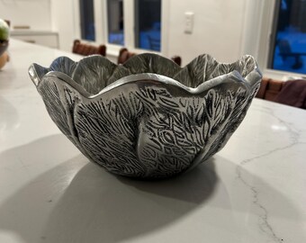 Cuenco vintage grande de peltre para servir repollo