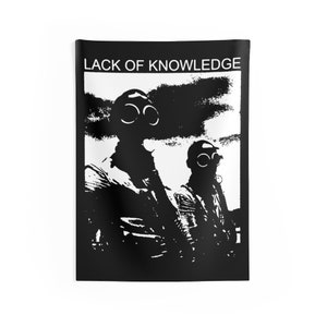 Könnte beinhalten: Schwarzweiß-Illustration von zwei Figuren mit Schutzbrillen, mit dem Text "LACK OF KNOWLEDGE" oben.