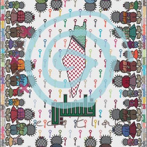 Pode incluir: Um design têxtil retangular com um mapa central da Palestina com padrão de keffiyeh vermelho e branco. A borda consiste em inúmeras figuras de mãos dadas, intercaladas com pequenas chaves e texto em árabe ao longo das bordas.