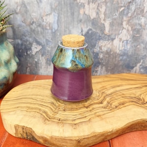 Piccolo barattolo in ceramica con coperchio in sughero / vaso per erbe aromatiche / contenitore per la conservazione in cucina / fatto a mano