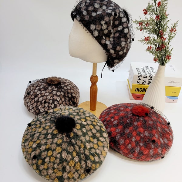 Béret de laine d’automne et d’hiver pour femmes avec dentelle, béret de laine multicolore, oreilles de couverture élégantes à la mode