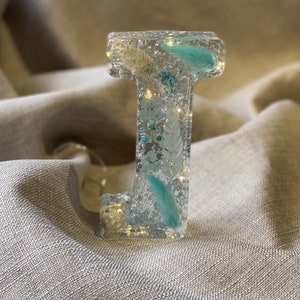Letra grande de resina iluminada con nombre y inicial J, personalizada, hecha a mano, regalo de cumpleaños, día de la madre, hija, decoración del hogar, amiga