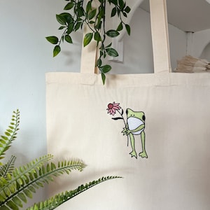 Blumen Frosch bestickte Einkaufstasche | Handgefertigtes Geschenk | Wiederverwendbare Tasche | Nachhaltige 100% Baumwolltasche | Lange Henkel Umhängetasche | Umweltfreundlich