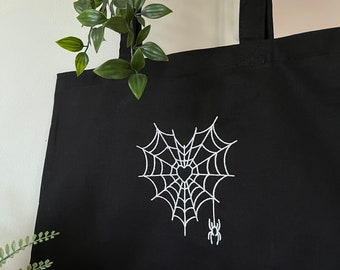 Bolso bordado con corazón de telaraña / Tatuaje / Regalo hecho a mano / Bolsa reutilizable / Bolsa de algodón 100% sostenible / Bolso de hombro con asa larga / Ecológico