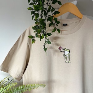 Flower Frog Embroidered T-shirt | Unisex T-shirt | Short Sleeve | 100% Cotton T-shirt | Women's | Men's | Crewneck | Personalised | Custom