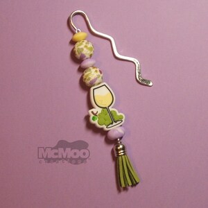 Chardonnay Beaded Bookmark.  Themed Beaded Bookmark.  Book Lover Gift.  Wine Love Gift.
