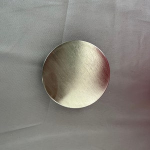 Silber Metall Messing geschnitten 9 cm runde Dress Form Halskappe Halsabdeckung Halsblöcke