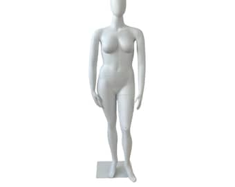 White Base White Matt Plus Size Female Full Body Mannequin Diva