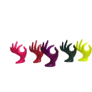 Lilladisplay Schmuck Display Ringe Display farbige gemalte weibliche Schaufensterpuppe Display Hände CH01